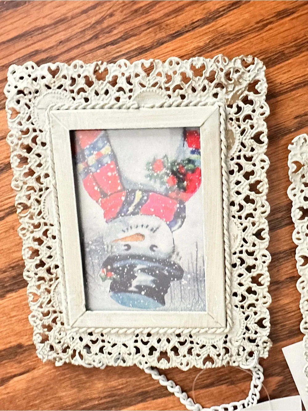 Lot of 2 metal 2x3 ornate white frames